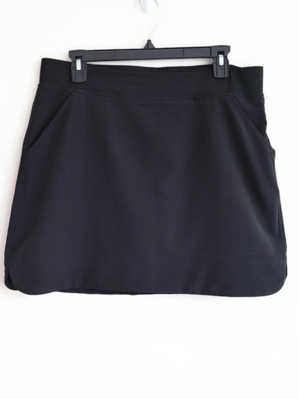 Skirt with Shorts - Skort -Size M -  Black - Pockets - 32° COOL